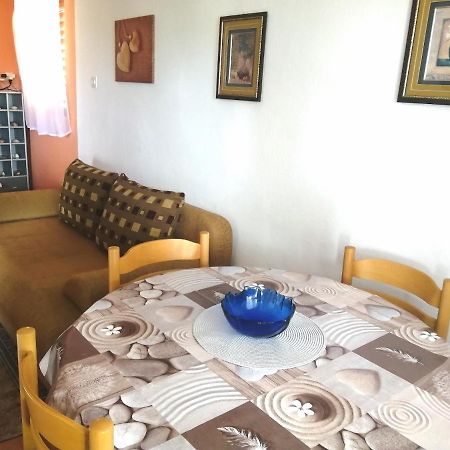 Apartmani Zmiric プリモシュテン エクステリア 写真