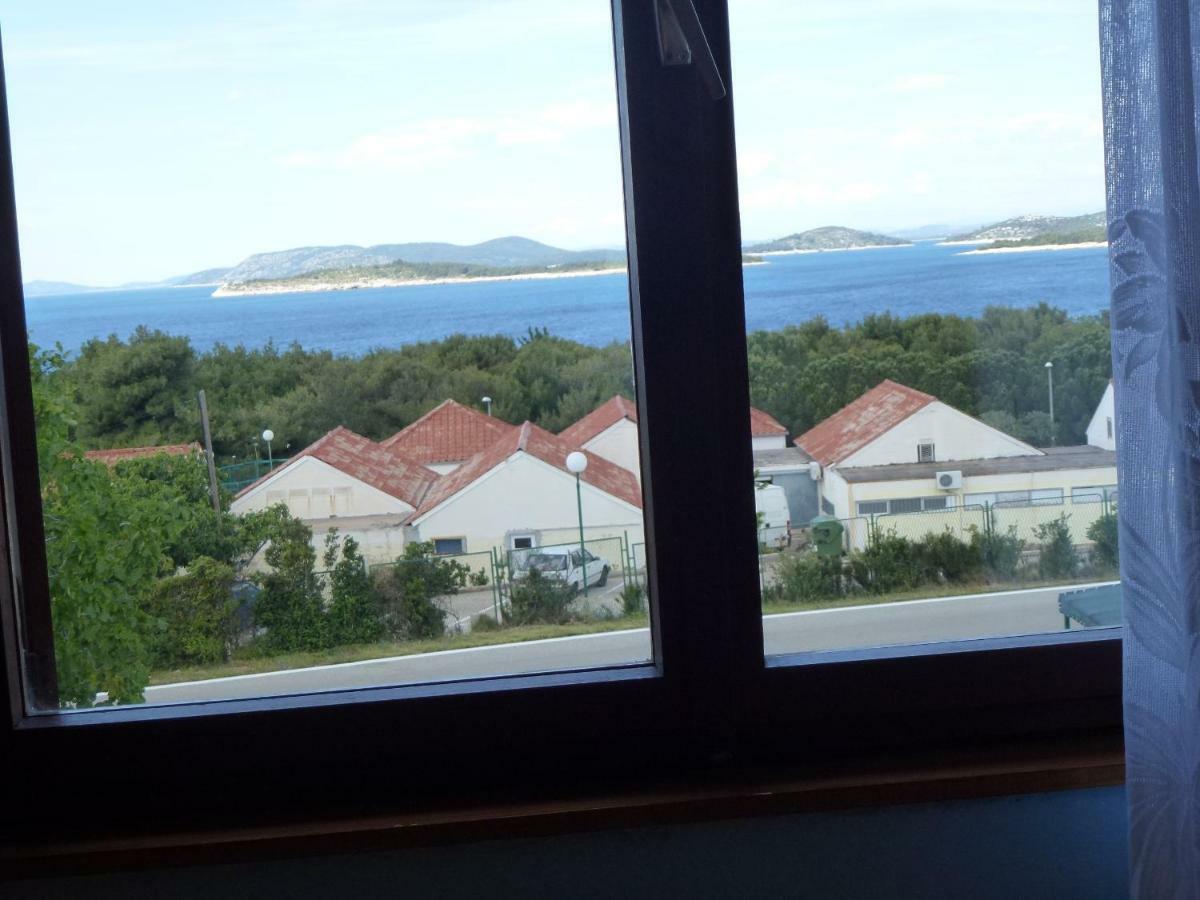 Apartmani Zmiric プリモシュテン エクステリア 写真